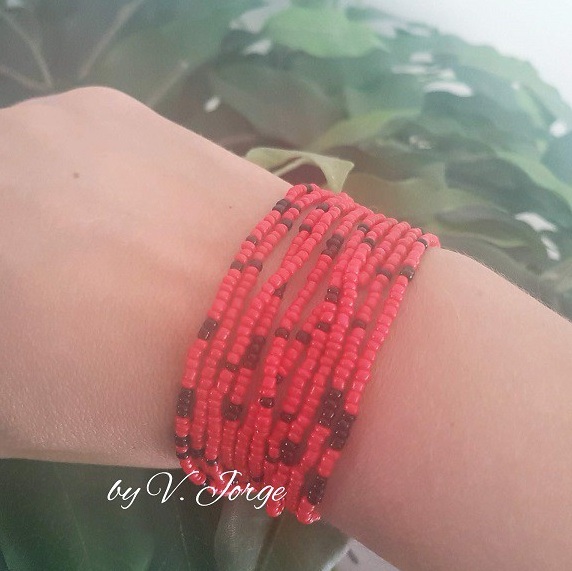 Perlenarmband 64