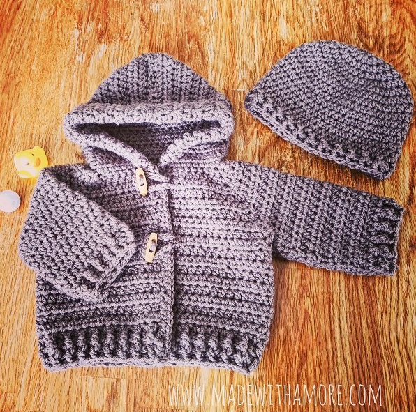 Handgemachtes Baby-Set mit Kapuzenjacke & Mütze (3–6 Monate)