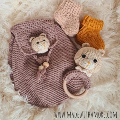 Baby-Geschenkset mit Rucksack, Rassel & Söckchen | 4-teilig (0-6 Mon.)